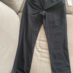 Vuori Meta Pants- Black- Size 34